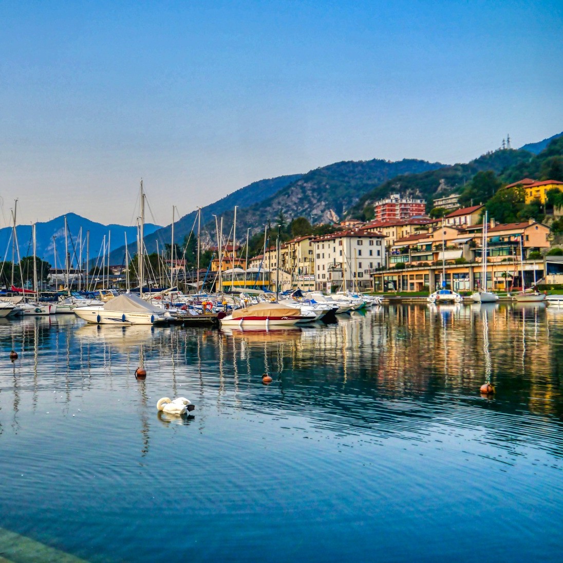 Lovere e il lago